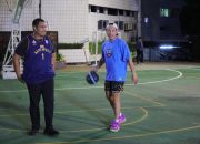 Menpora Dito Unjuk Skil di Depan Pembasket Denny Sumargo