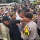 Pendemo Pro dan Kontra Pemenag Pemilu 2024 Saling Serang