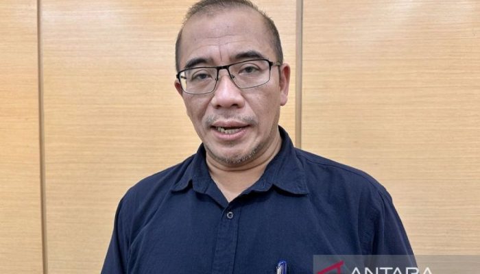 Ketua KPU RI Hasyim Asy’ari di Berikan Kue Ultah Olah Caleg PSI