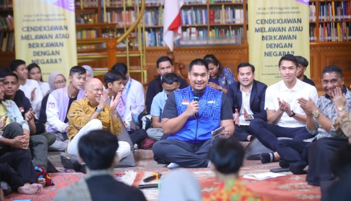 Menpora Dito Luncurkan Program Diskusi Publik#KlubBerkawan di Perpustakaan Habibie Ainun