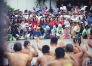 Seluruh Tim Red Sparks Menyaksikan Tari Kecak di Taman Mini Indonesia Indah