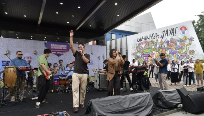 Group band Maliq n D’Essentials dan Charly van Houtten Ikut Ramaikan Buka Bersama di Halaman Kemenpora