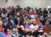 Menpora Dito Senang Dengan Antusias Masyarakat Yang Terus Ikut Nobar di Kemenpora