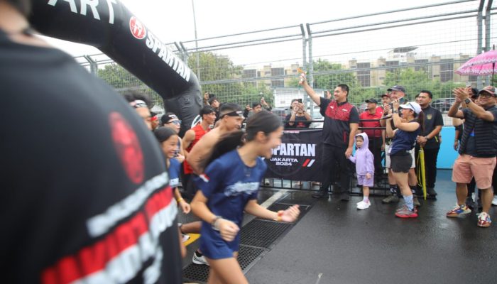 Menpora Dito Ariotedjo Saksikan Laga Kompetisi Indonesian Basketball