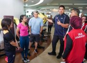Menpora Dito Mengunjungi Lokasi Latihan Atlet Senam Rifda Irfanaluthfi