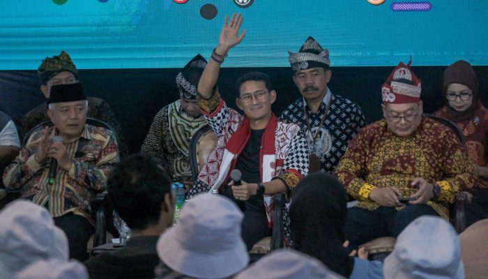 Menparekraf Sandiaga Salahudidin Uno Promosikan Produk Fesyen Lokal