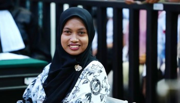 Hakim Pengadilan Andoolo, Jatuhkan Vonis Bebas Kepada Guru Honorer SDN 4 Baito, Kab Konawe Selatan