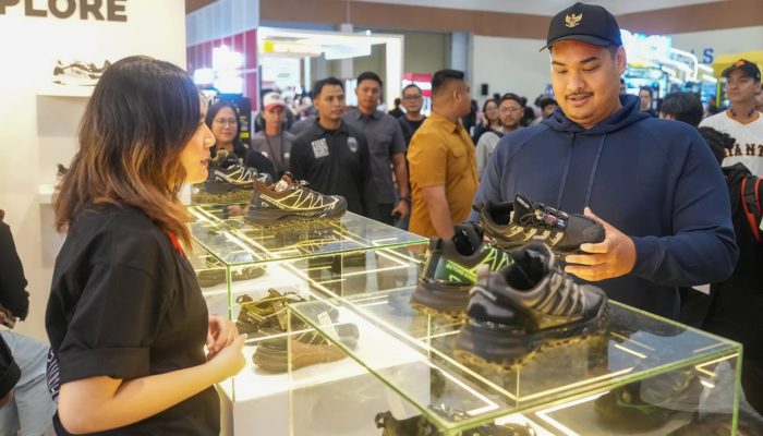 Menpora Dito Ariotedjo Bersama Istri Mengunjungi Jakarta Sneaker Day