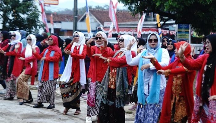 Ratusan Penari Ramaikan Festival Cisarua Merdeka 2025